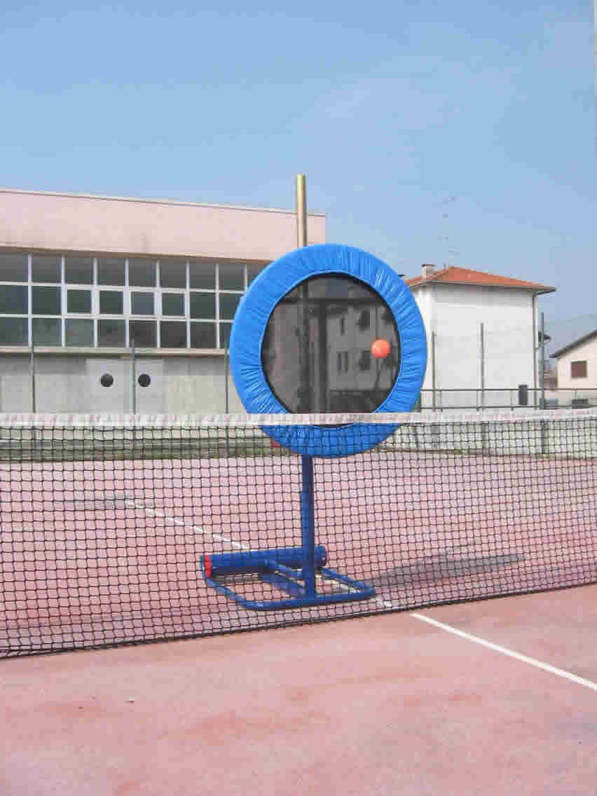 Pannello elastico palla indietro multiuso, regolabile in altezza e orientabile con incremento della velocit� della palla. (escluso basamento)