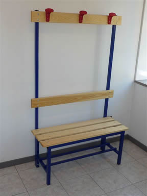 Panca in ACCIAIO sez. 30x30 mm. doghe in legno, 1 mt. con seduta,schienale e appendiabiti.