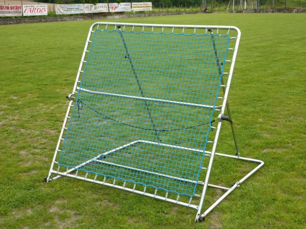 Telaio con rete ad inclinazione variabile per allenamento con il pallone, RICHIUDILE, Dimensione 160x160 cm.